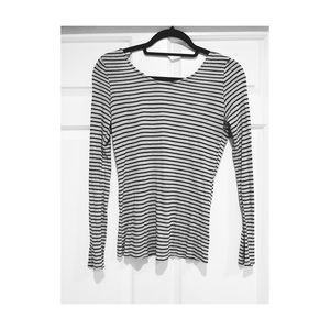 Long sleeve scoop back